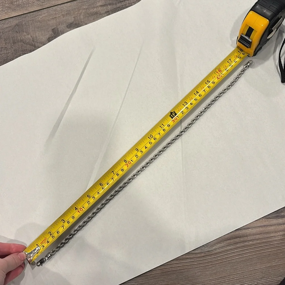 GLD Rope Chain Necklace - Picture 3 of 8